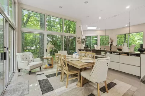 Dining - 2 Dunsinane Ln, Bannockburn, IL 60015 photo 5 of 5