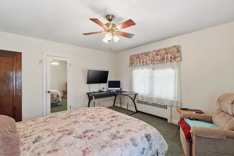 Bedroom - 1301 15th Street A St, Moline, IL 61265 photo 1 of 6