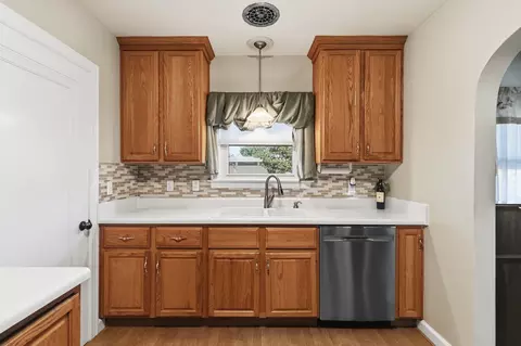Kitchen - 1301 15th Street A St, Moline, IL 61265 photo 4 of 4