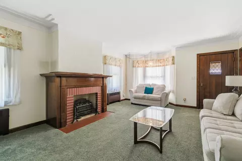 Living - 1301 15th Street A St, Moline, IL 61265 photo 1 of 2