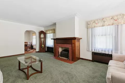 Living - 1301 15th Street A St, Moline, IL 61265 photo 2 of 2