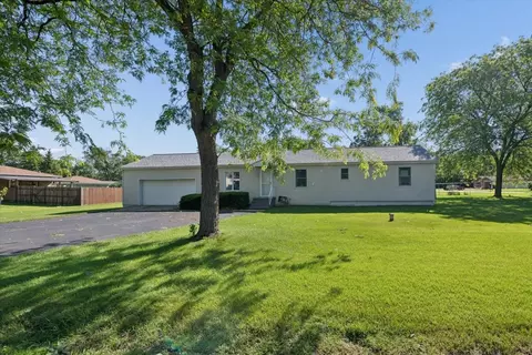 2504 Commonwealth Ave, Joliet, IL 60435