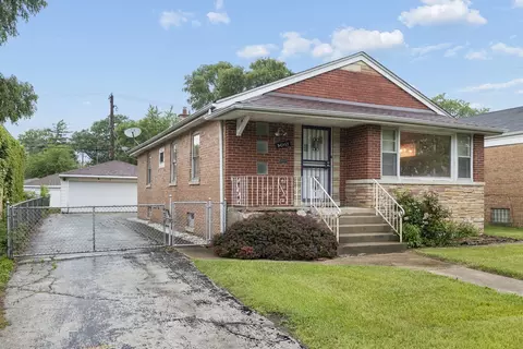 Exterior - 9 E 144th St, Riverdale, IL 60827 photo 2 of 3