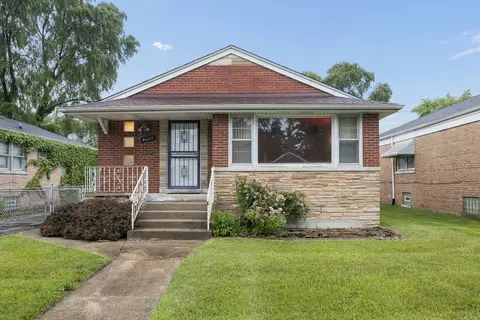 9 E 144th St, Riverdale, IL 60827