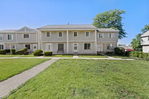 422 Gainsborough Ct #422, Bolingbrook, IL 60440