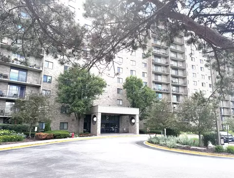 6340 Americana Dr #614, Willowbrook, IL 60527