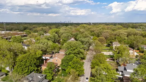 View/Area - 208 Parkview Rd, Riverside, IL 60546 photo 4 of 6