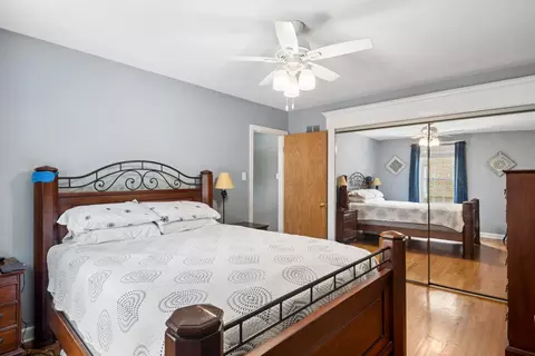 Bedroom - 208 Parkview Rd, Riverside, IL 60546 photo 4 of 6
