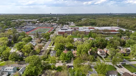View/Area - 208 Parkview Rd, Riverside, IL 60546 photo 5 of 6