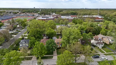 View/Area - 208 Parkview Rd, Riverside, IL 60546 photo 2 of 6