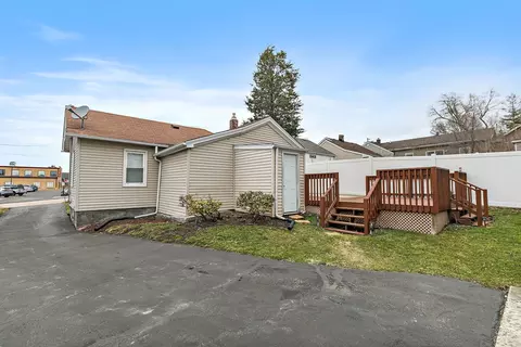 Exterior - 306 Johnson St, East Dundee, IL 60118 photo 6 of 7