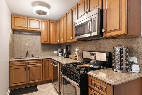 Kitchen - 306 Johnson St, East Dundee, IL 60118 photo 1 of 2