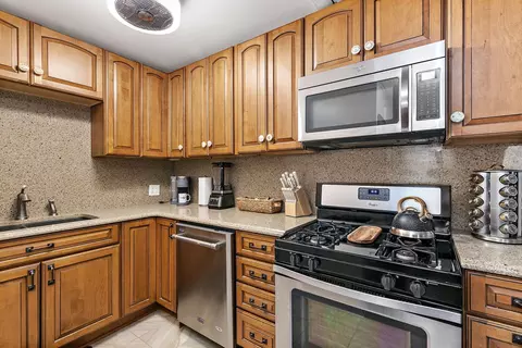 Kitchen - 306 Johnson St, East Dundee, IL 60118 photo 2 of 2