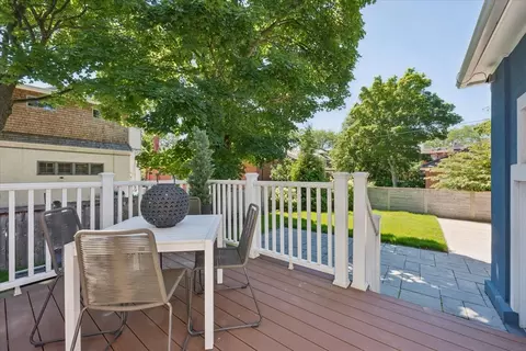 Exterior - 712 Ingleside Pl, Evanston, IL 60201 photo 5 of 8