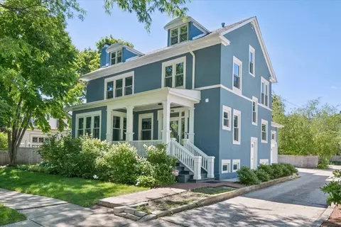 Exterior - 712 Ingleside Pl, Evanston, IL 60201 photo 2 of 8