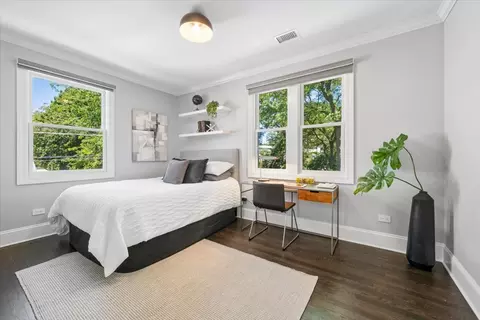 Bedroom - 712 Ingleside Pl, Evanston, IL 60201 photo 1 of 5