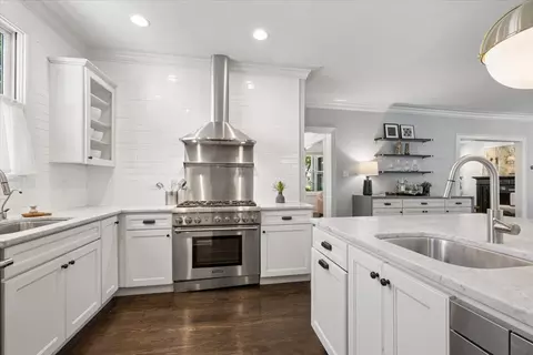 Kitchen - 712 Ingleside Pl, Evanston, IL 60201 photo 4 of 4