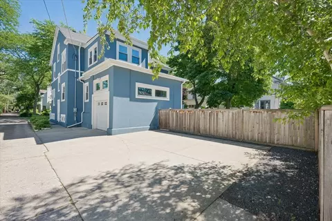 Exterior - 712 Ingleside Pl, Evanston, IL 60201 photo 6 of 8