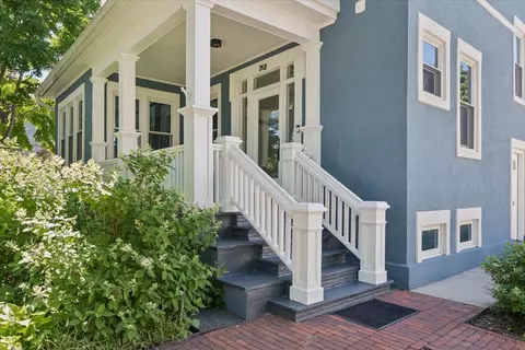 Exterior - 712 Ingleside Pl, Evanston, IL 60201 photo 3 of 8