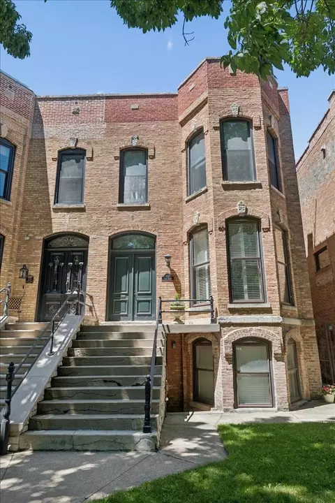 818 S Bishop St, Chicago, IL 60607