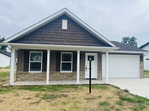 1501 N B N Russell St, Marion, IL 62959