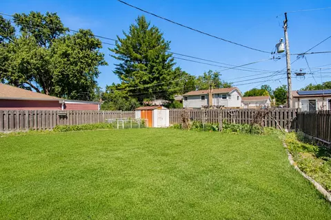 Exterior - 98 Lancaster Ln, Des Plaines, IL 60018 photo 3 of 3