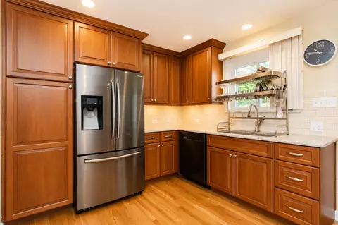 Kitchen - 98 Lancaster Ln, Des Plaines, IL 60018 photo 1 of 1