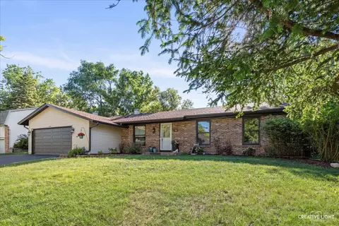 706 N Pinecrest Rd, Bolingbrook, IL 60440