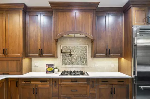 Kitchen - 2009 Mackenzie Pl #2009, Wheaton, IL 60187 photo 5 of 8