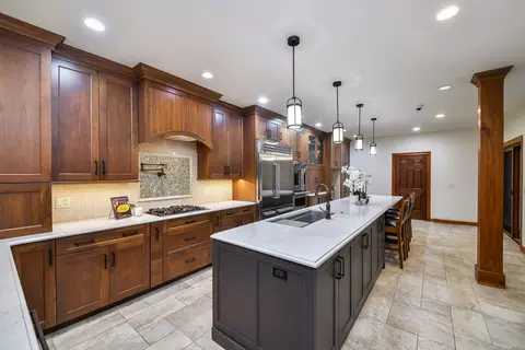 Kitchen - 2009 Mackenzie Pl #2009, Wheaton, IL 60187 photo 1 of 8