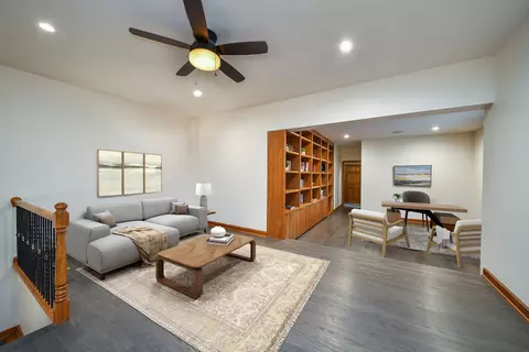 Living - 2009 Mackenzie Pl #2009, Wheaton, IL 60187 photo 4 of 5