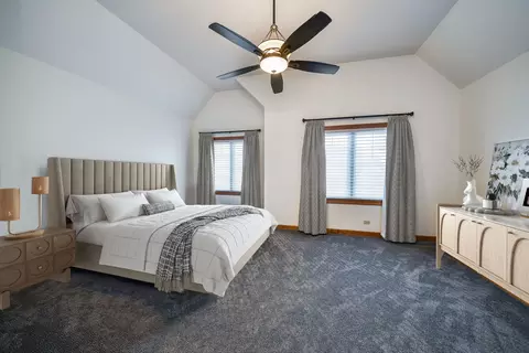 Bedroom - 2009 Mackenzie Pl #2009, Wheaton, IL 60187 photo 1 of 4