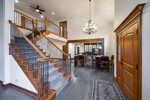 Entry Way - 2009 Mackenzie Pl #2009, Wheaton, IL 60187 photo 2 of 2