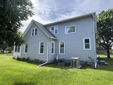 Exterior - 209 N School St, Atkinson, IL 61235 photo 4 of 11