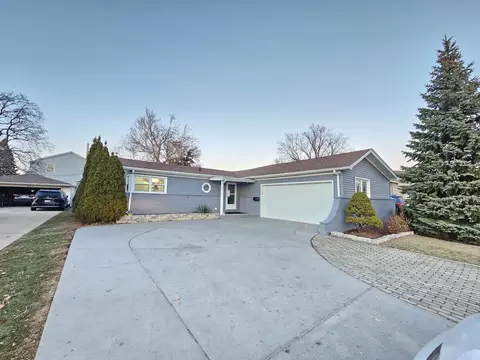 770 Cordial Dr, Des Plaines, IL 60018