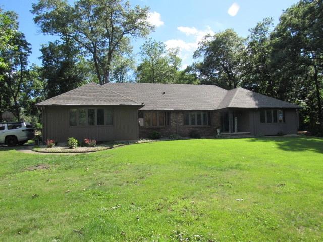 606 Mary Ln, Saint Anne, IL 60964