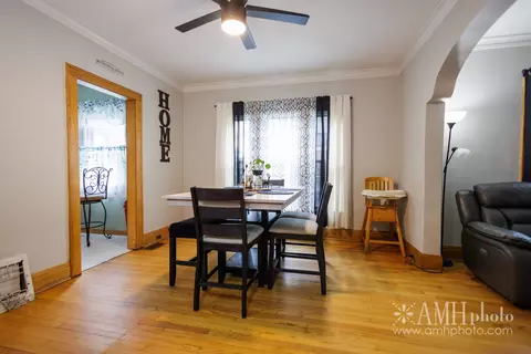 Dining - 980 S Myrtle Ave, Kankakee, IL 60901 photo 4 of 4