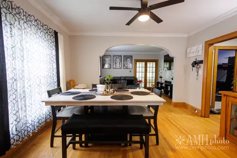 Dining - 980 S Myrtle Ave, Kankakee, IL 60901 photo 2 of 4