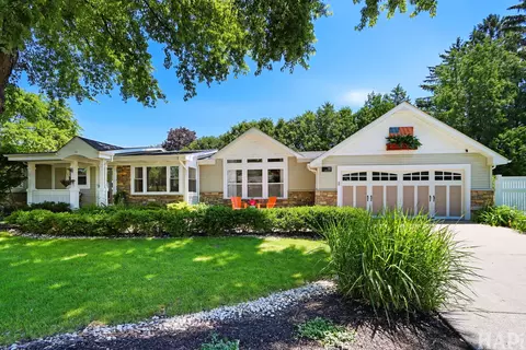 597 Dublin Dr, Mundelein, IL 60060