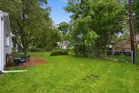525 Sunset Dr, Elgin, IL 60123 photo 21