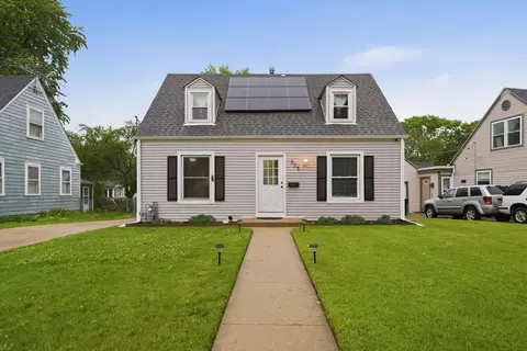 525 Sunset Dr, Elgin, IL 60123 photo 1