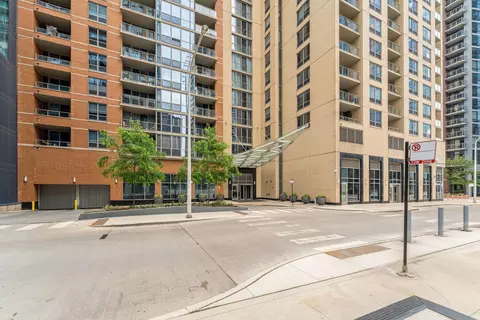 420 E Waterside Dr #1802, Chicago, IL 60601