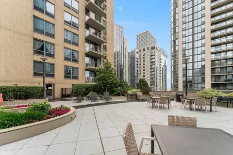 Exterior - 420 E Waterside Dr #1802, Chicago, IL 60601 photo 7 of 8