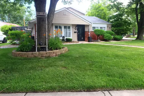 338 Mohawk St, Park Forest, IL 60466