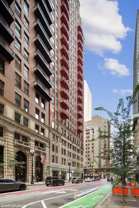208 W Washington St #1801, Chicago, IL 60606