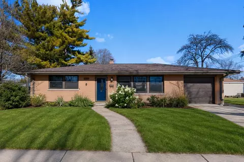 3749 Kemman Ave, Brookfield, IL 60513