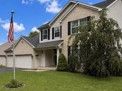 104 Northfield Dr, Minooka, IL 60447