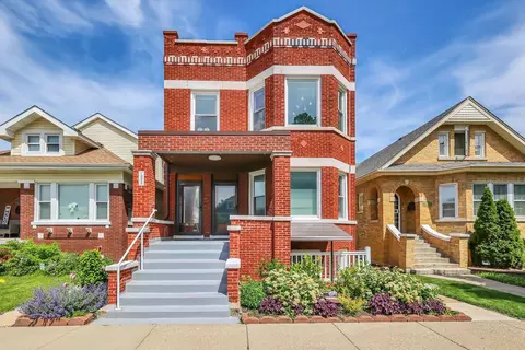 1323 Gunderson Ave, Berwyn, IL 60402