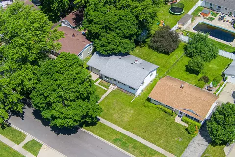 View/Area - 207 River Dr, Dekalb, IL 60115 photo 2 of 3
