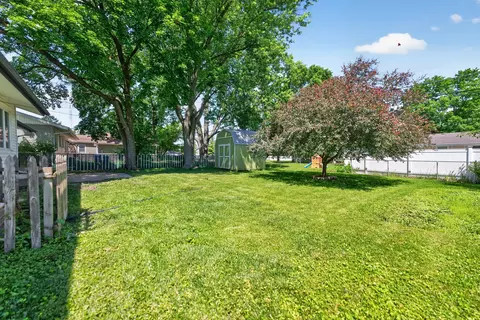 Exterior - 207 River Dr, Dekalb, IL 60115 photo 4 of 4